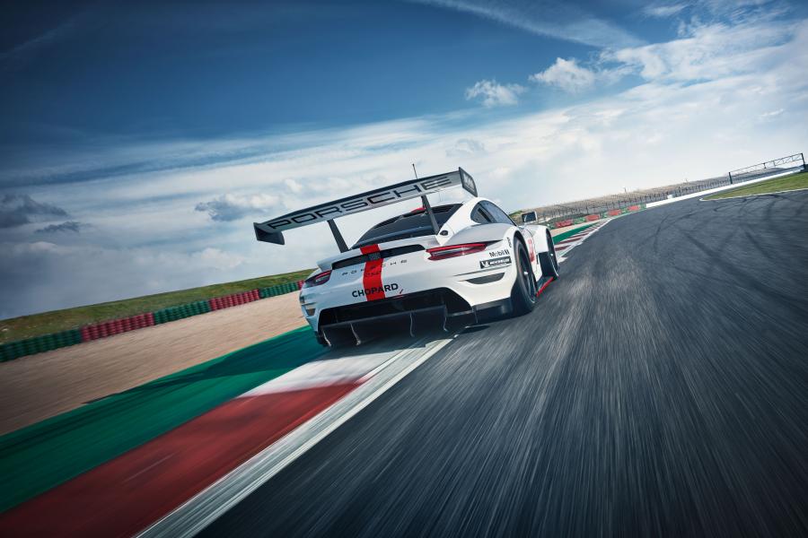  Porsche 911 RSR (991) 2019 года  (фото 7 из 21)